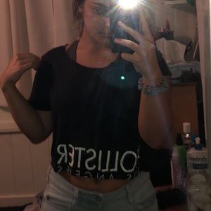 Black Hollister crop top :)